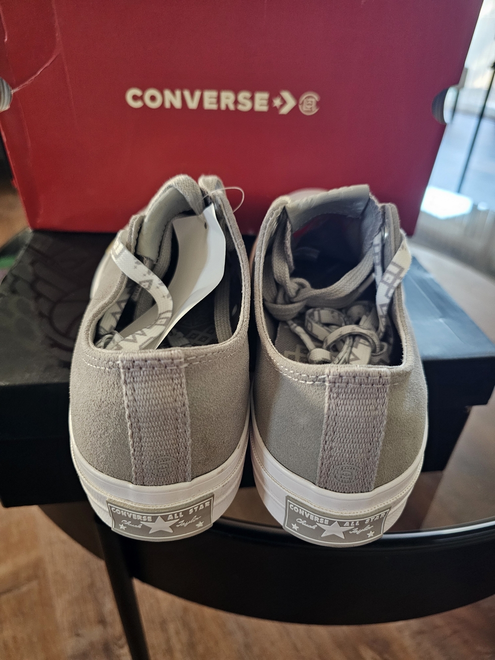Converse Men’s Chuck 70  Low-Top Canvas Sneakers Light Gray with Yellow Accent. - Picture 4 of 4